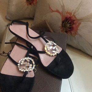 Gucci flat sandals